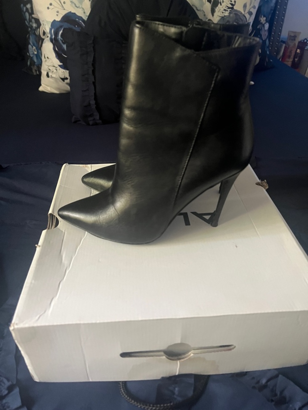 Aldo Black Pointed Toe Stiletto Ankle Boots - Picture 3 of 7